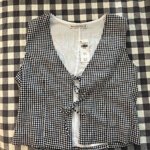 Abercrombie & Fitch Black and White Checkered Vest